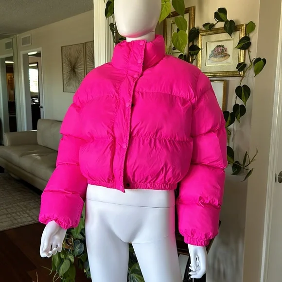 Olivaceous Lizzy Hot Pink Cropped Puffer Jacket Size XL NWT - Picture 2 of 6